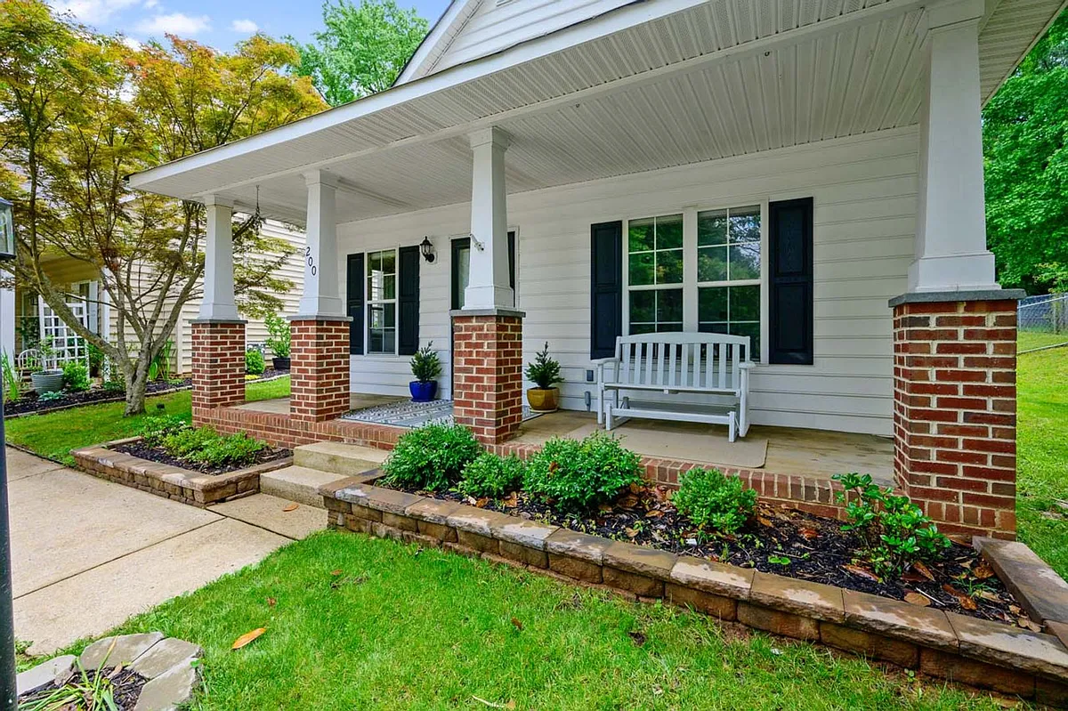 Building Photo - 200 Highgate Cir