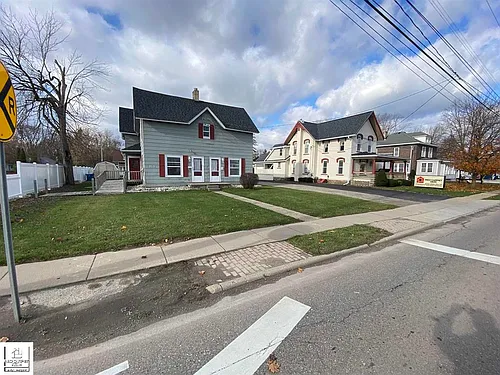 215 N State St Photo 1