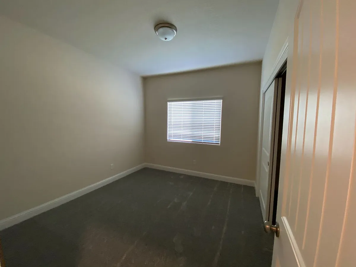 Building Photo - 2430 W Mallard Ln
