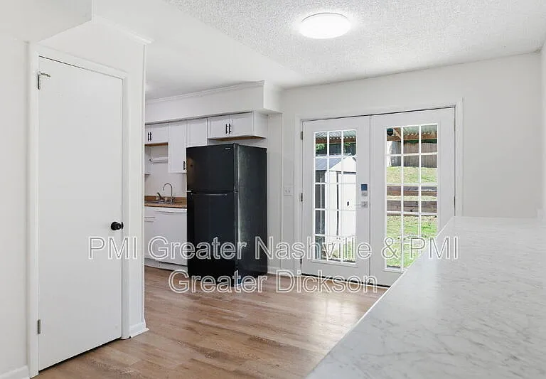 704 McPherson Dr — Photo 7