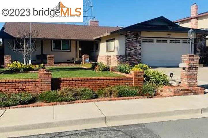 1204 Marcus Ct photo 1