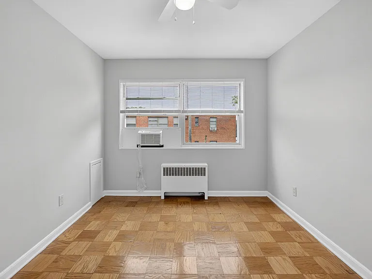 4550 Macarthur Blvd NW #302 — Photo 13