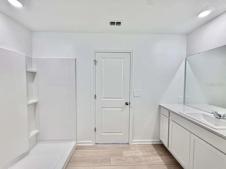 6472 Domizio Dr — Photo 22
