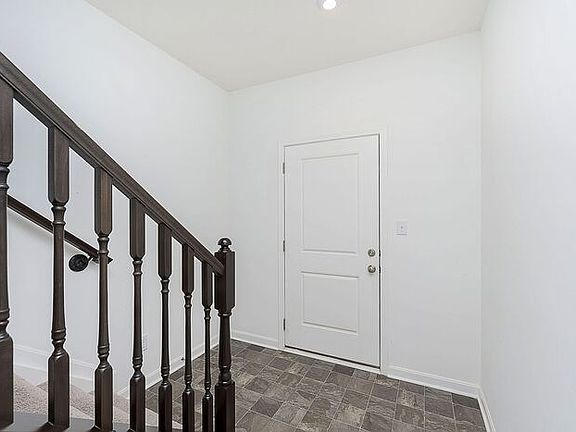 3rd image of 5471 Woods Pointe Dr