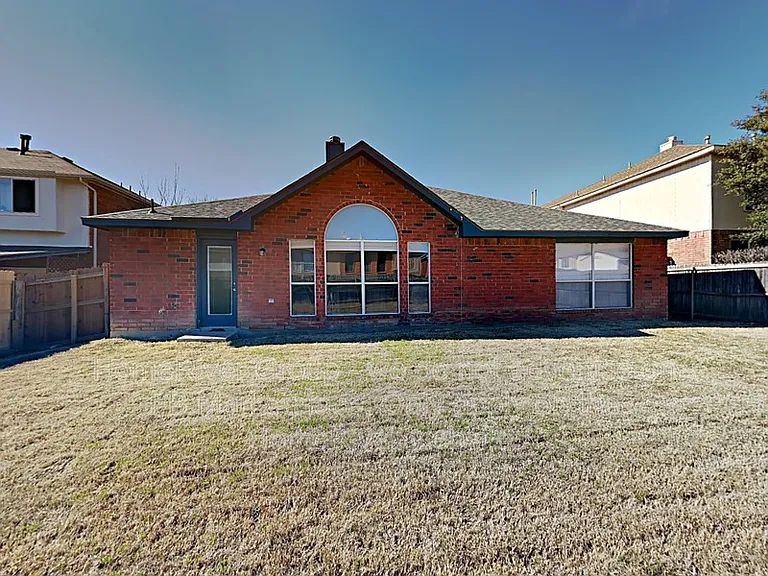 7209 Chaucer Dr — Photo 17