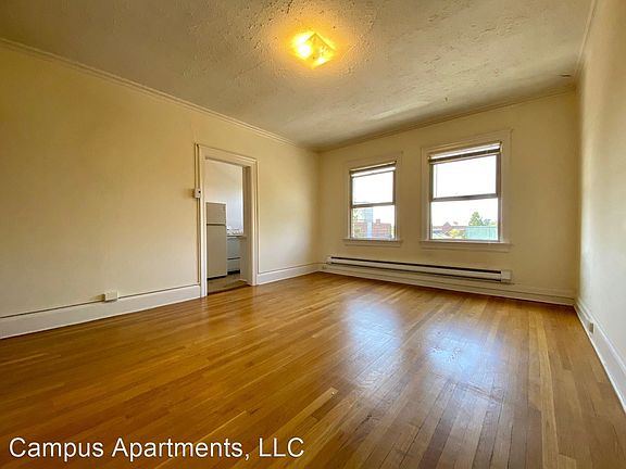 3rd image of 4210 Brooklyn Ave NE APT 206