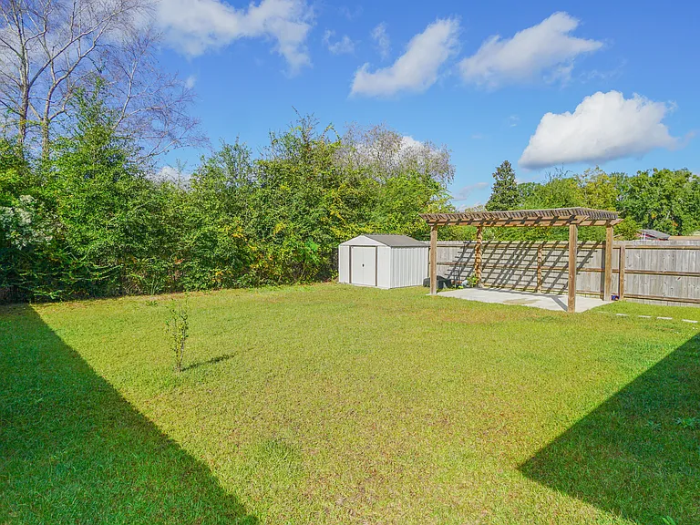 2379 Kirkwood Dr — Photo 4