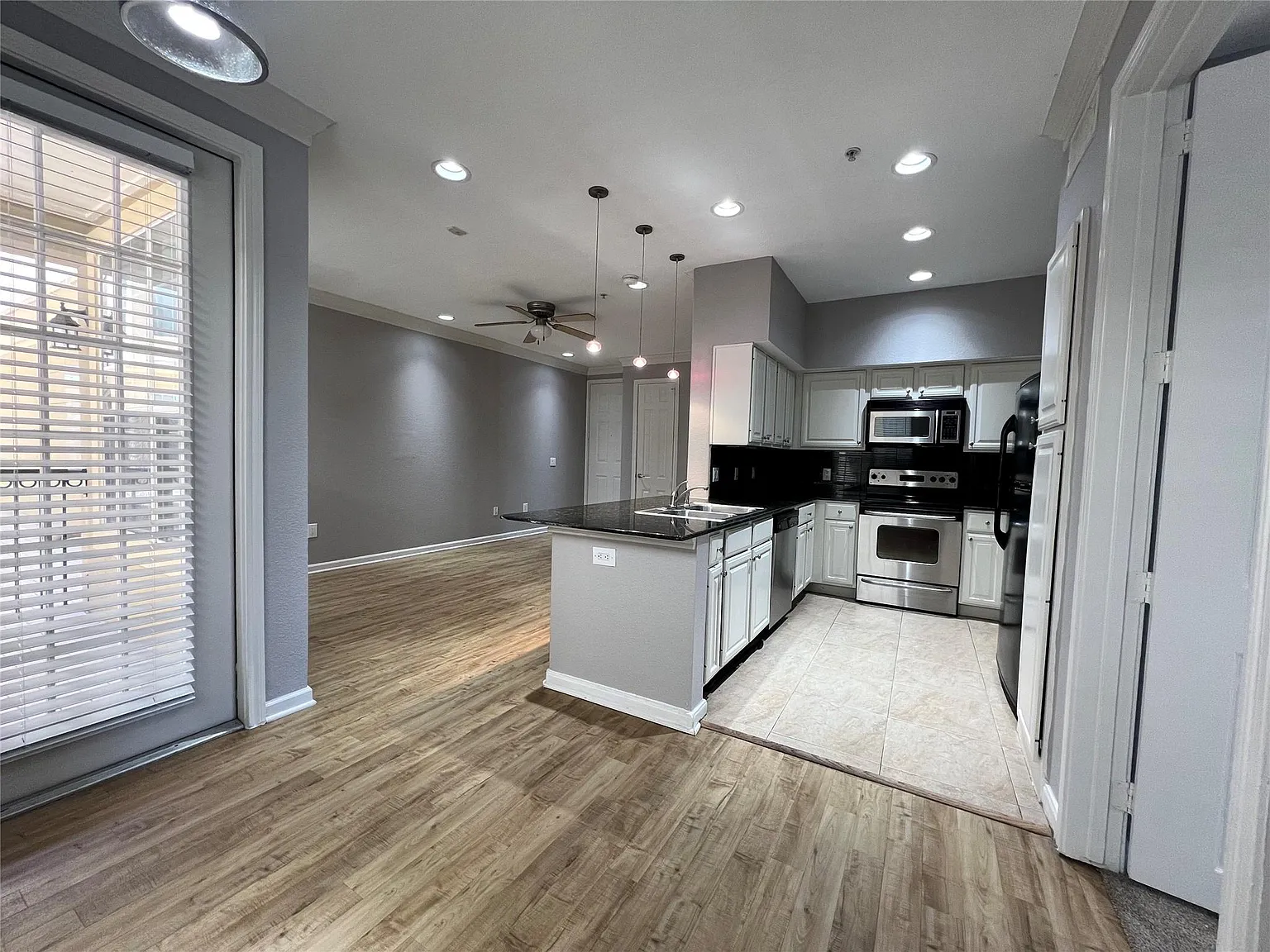 2 bed, 2.0 bath, 1209 sqft, $1,800 — Photo 1