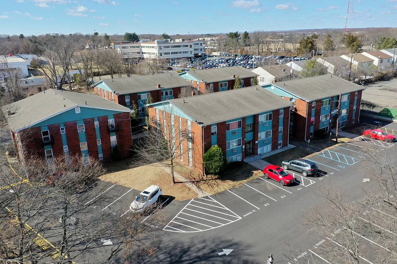 2 bed, $1,995 — Photo 3