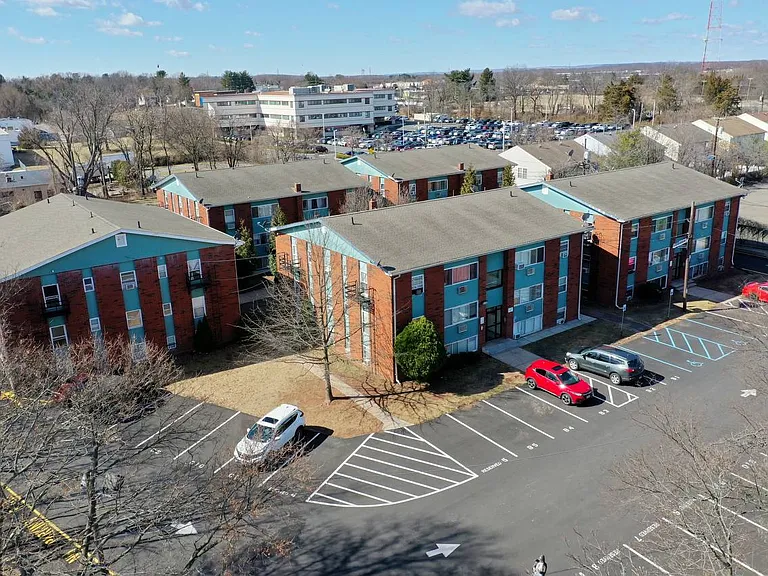18 Hampton Rd #A10 — Photo 1