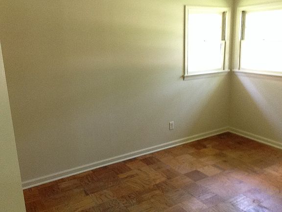 5th image of 1601 Dudley Ln
