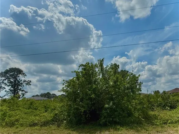 3215 66th St W, Lehigh Acres, FL 33971