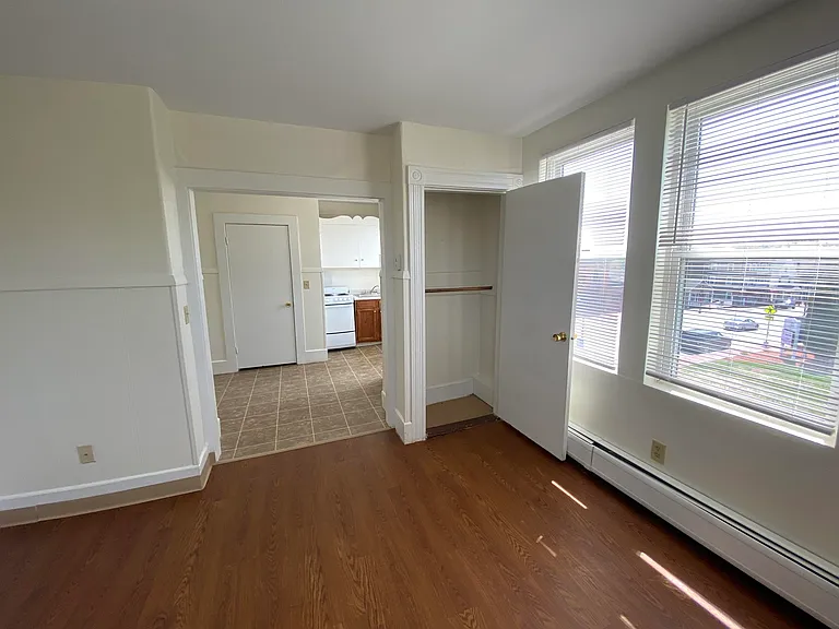 15 W Broadway St #M — Photo 24