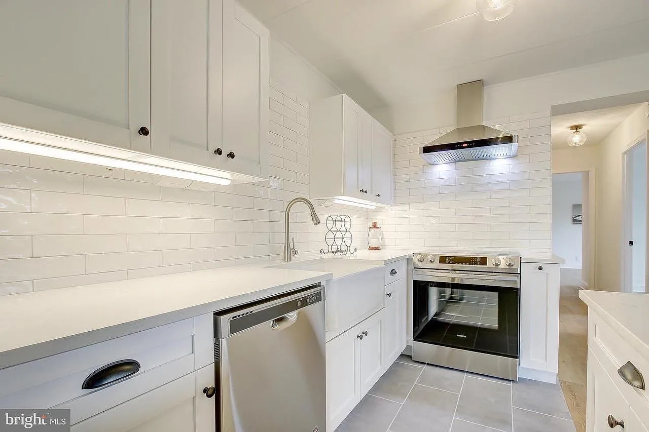 6270 Edsall Rd — Photo 2