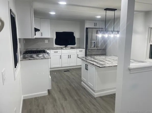 23 Barlow Drive, Mansfield, CT 06268