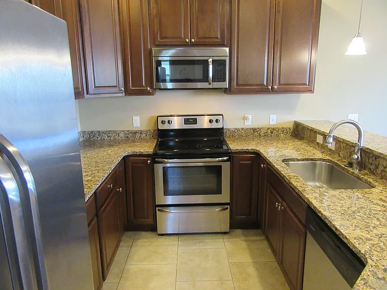 2407 Astrid Ln — Photo 4