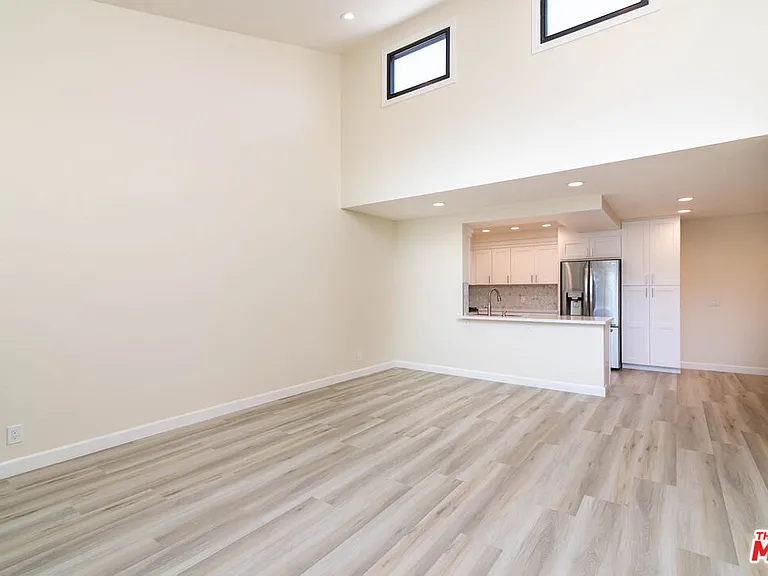 8515 Falmouth Ave #422 — Photo 9