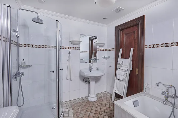 Rented by Brown Harris Stevens | media 14