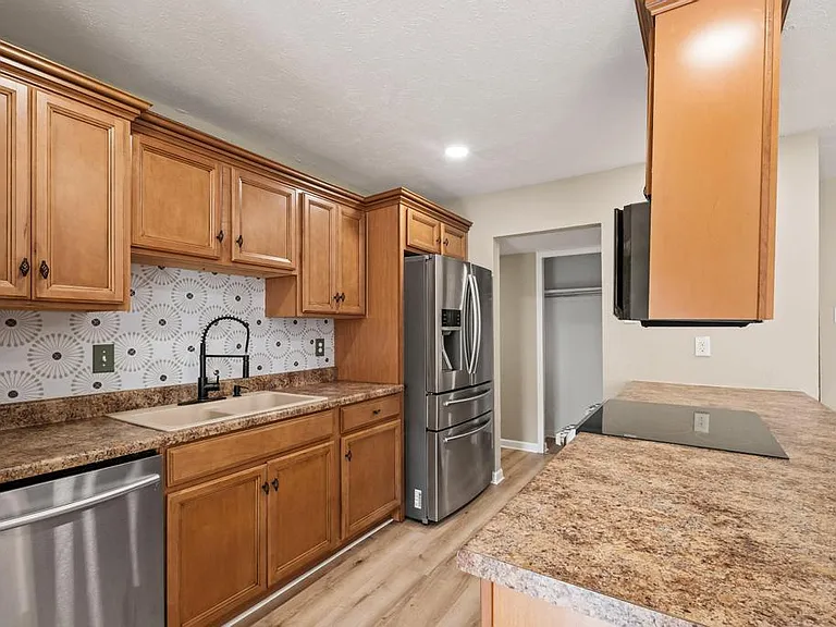 5201 Marks Cir — Photo 14