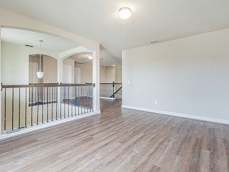 5488 Devonwood St — Photo 41