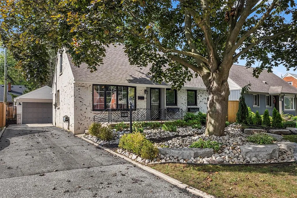 4 bed, $2,350 — Photo 2