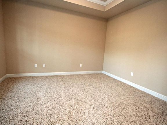 5th image of 24660 Knollwood Dr