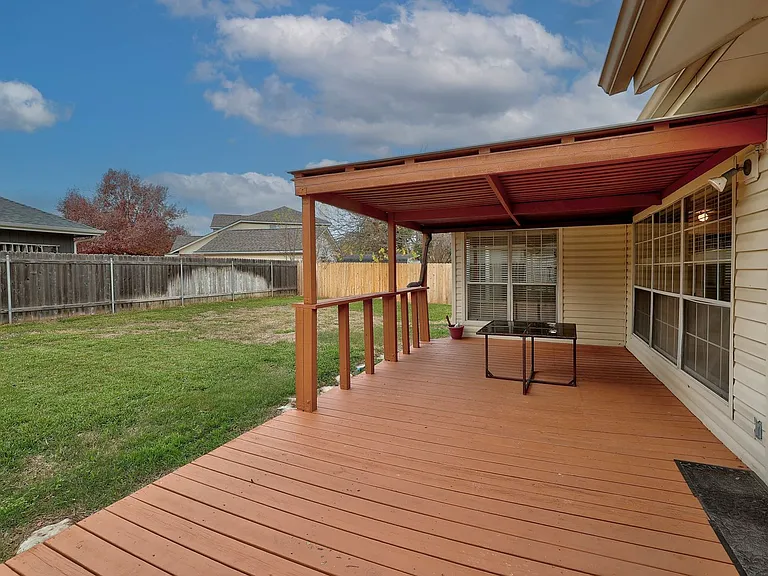 1811 Iris Ln — Photo 25