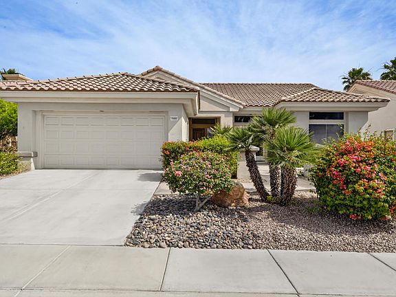 2nd image of 78906 Edgebrook Ln