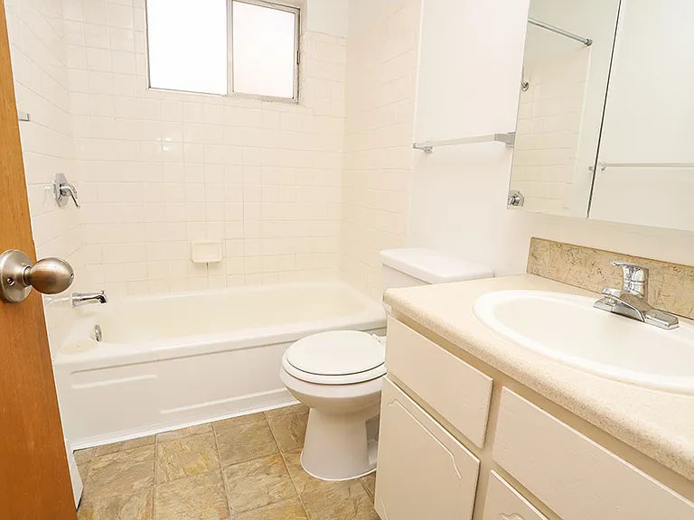2459 S York St — Photo 40