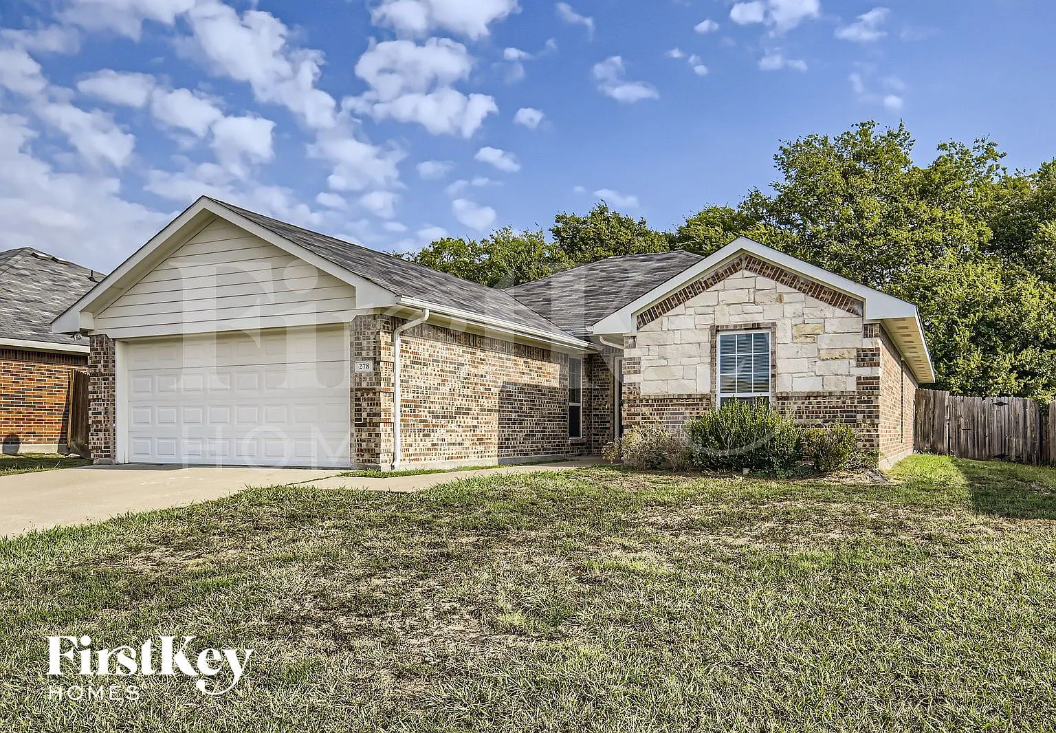 4 bed, 2.0 bath, 1680 sqft, $1,680 — Photo 2