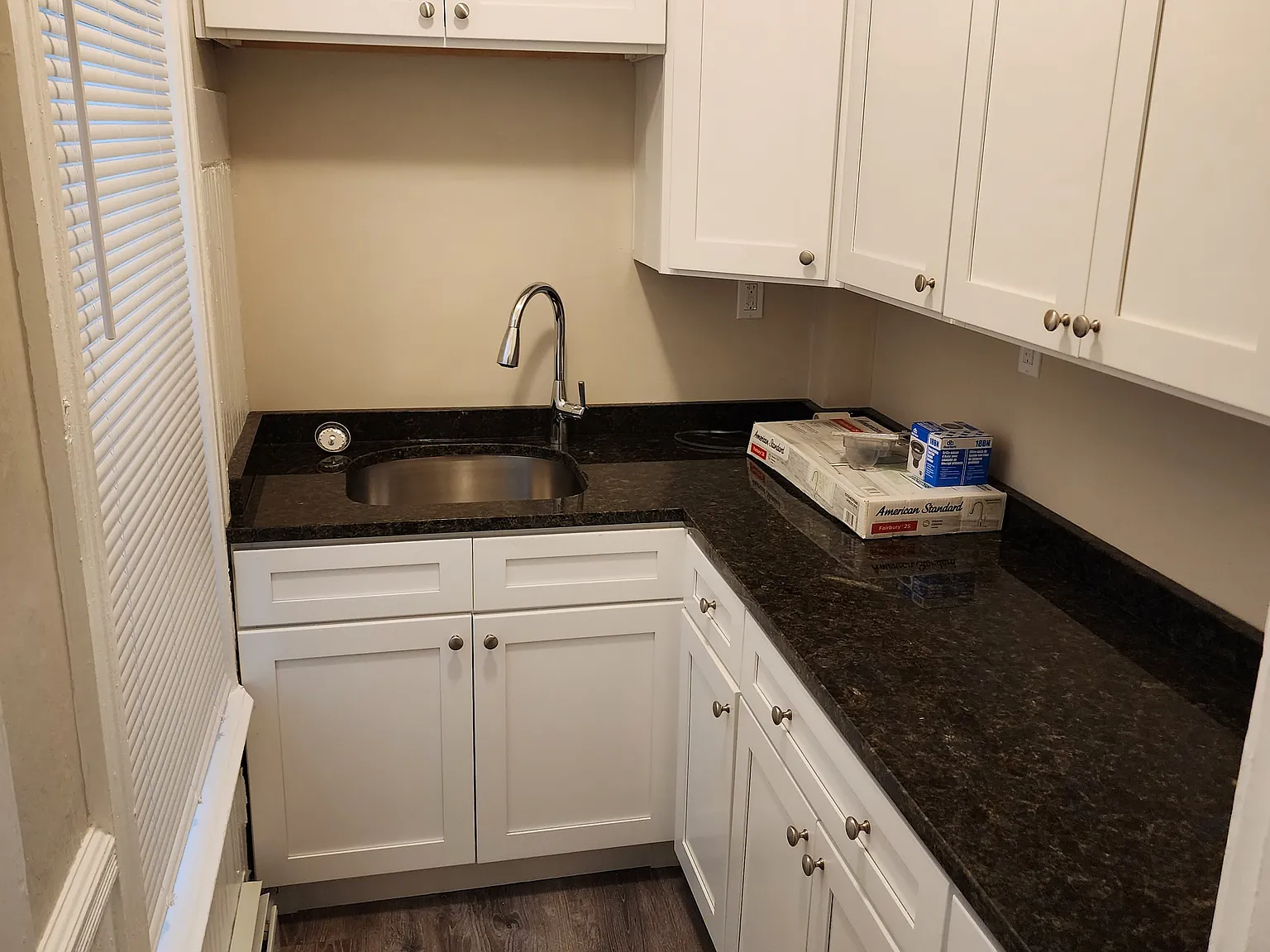 3 bed, 1200 sqft, $1,900 — Photo 2