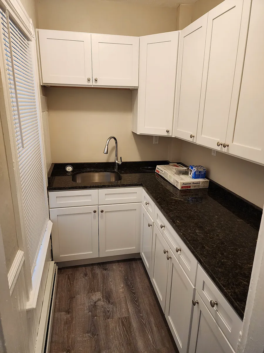 Building Photo - 77 Daniels St #2