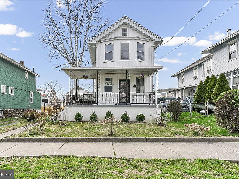 1st image of 120 Lewis Ave