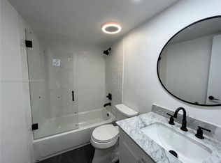 2727 NW 17th Ter APT 305, Miami, FL 33125