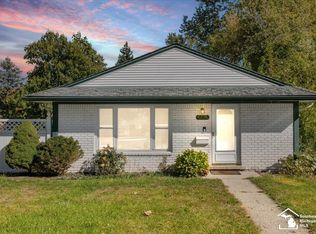 6731 Harding St, Taylor, MI 48180