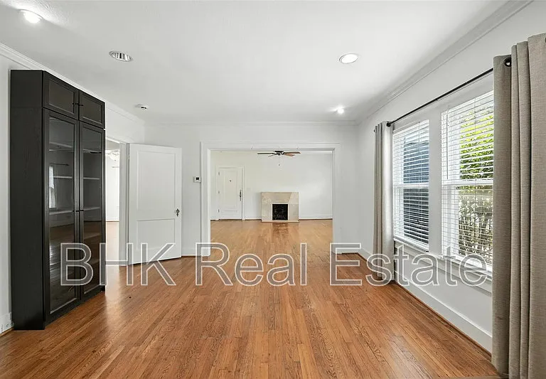 4036 Dexter Ave — Photo 6