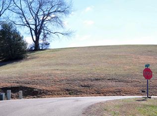 2 Harbor Point Rd, Butler, TN 37640