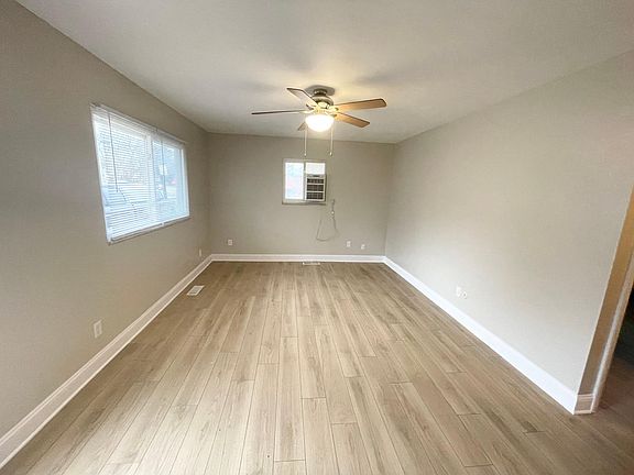 5th image of 3221 8th St #3221
