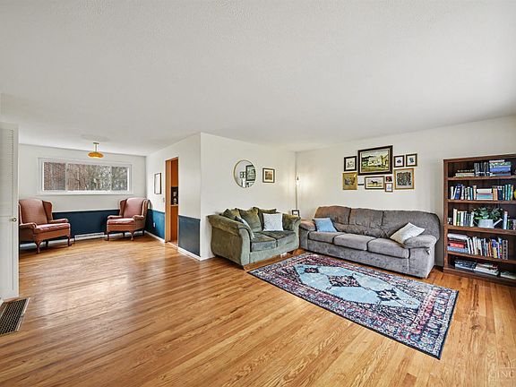 4th image of 1 Jennings Rd