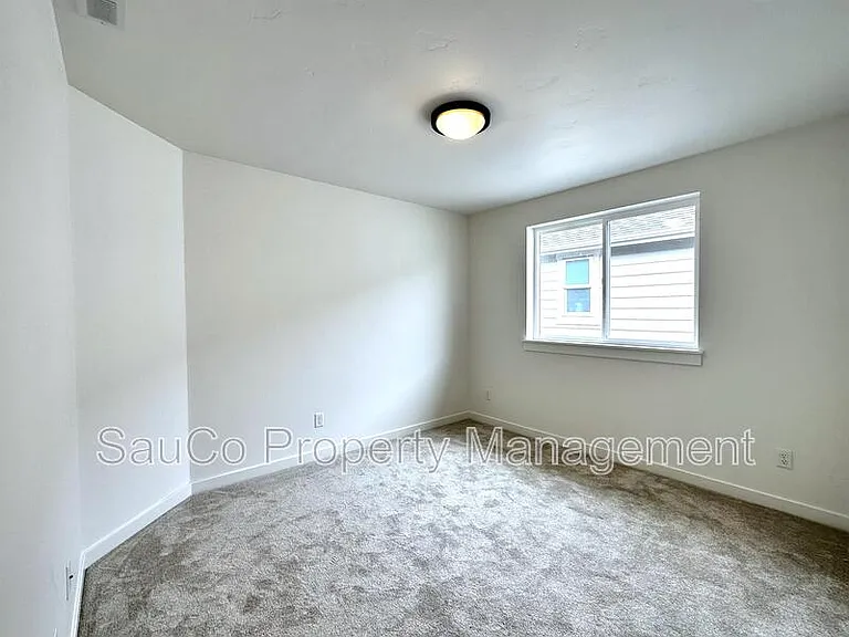 6442 SE Provence St — Photo 21
