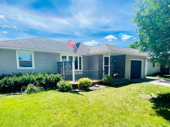 403 22nd St SW, Mason City, IA 50401