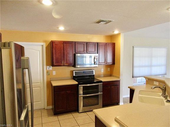 5th image of 3139 NE 13th Pl