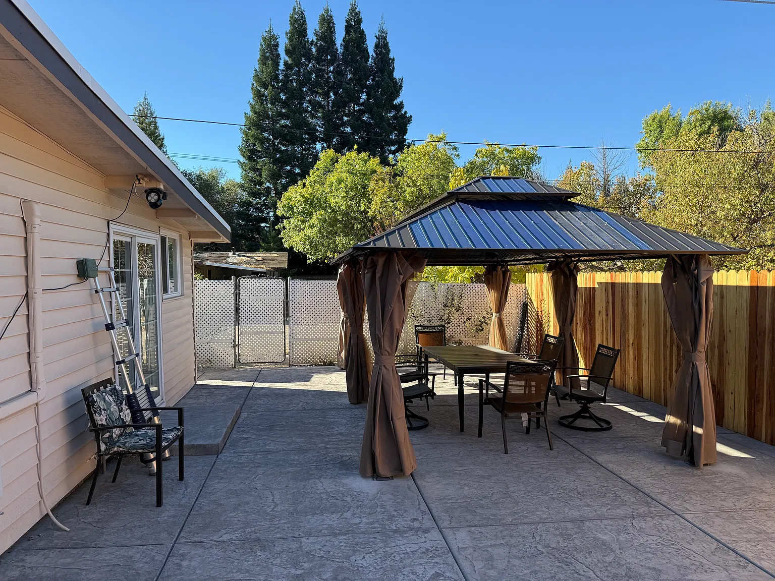 4 bed, 1980 sqft, $3,900 — Photo 2