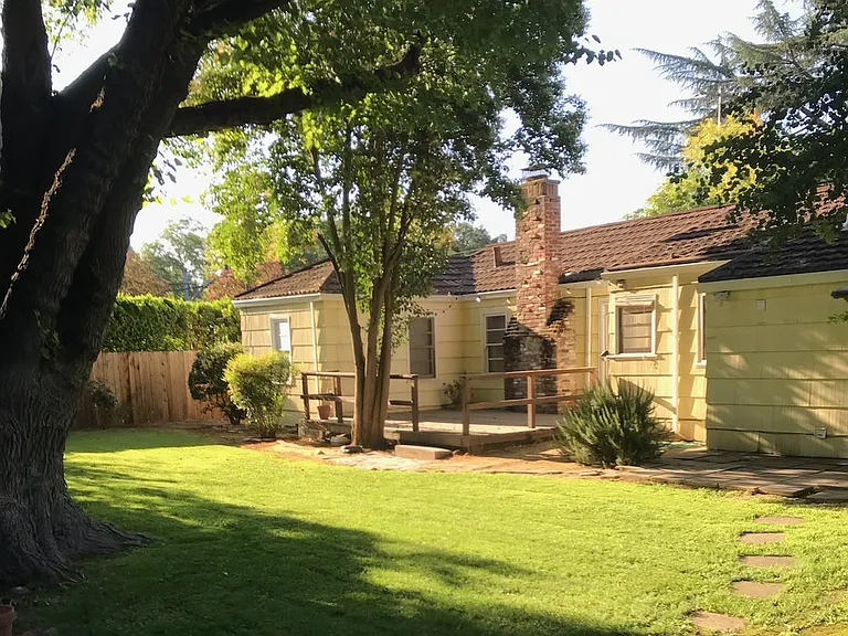 2585 Sierra Blvd — Photo 25