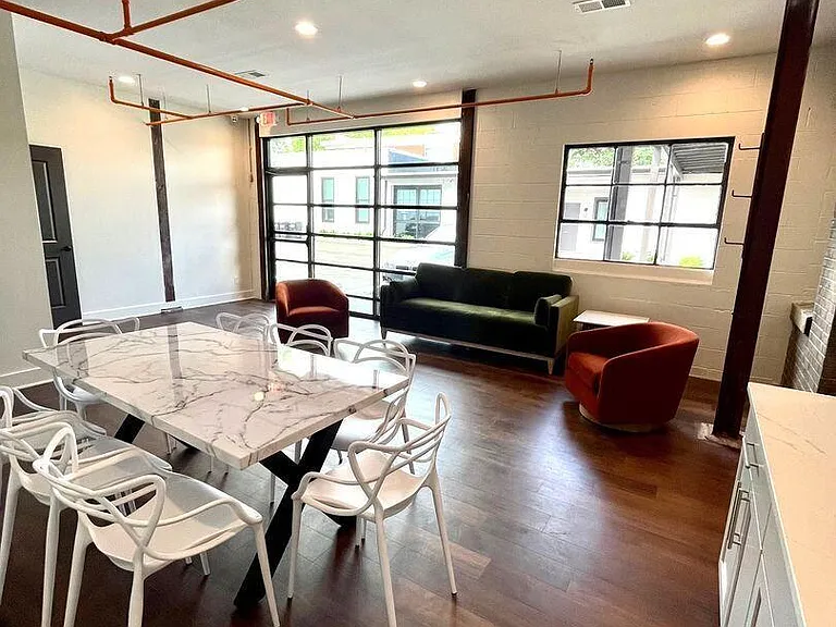 935 Franklin St #103 — Photo 6