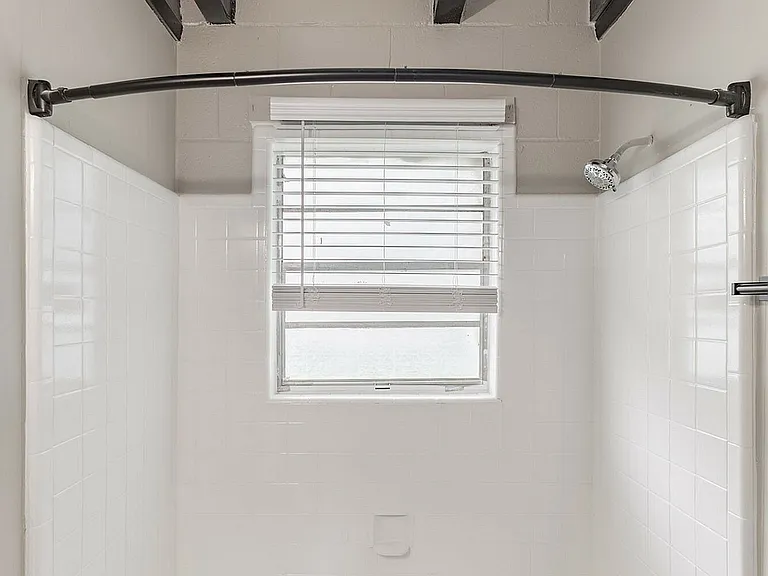 cottages at 3004 shower