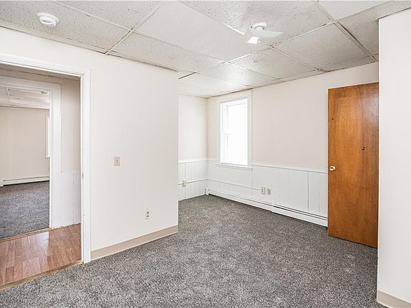 4th image of 60 Spring St