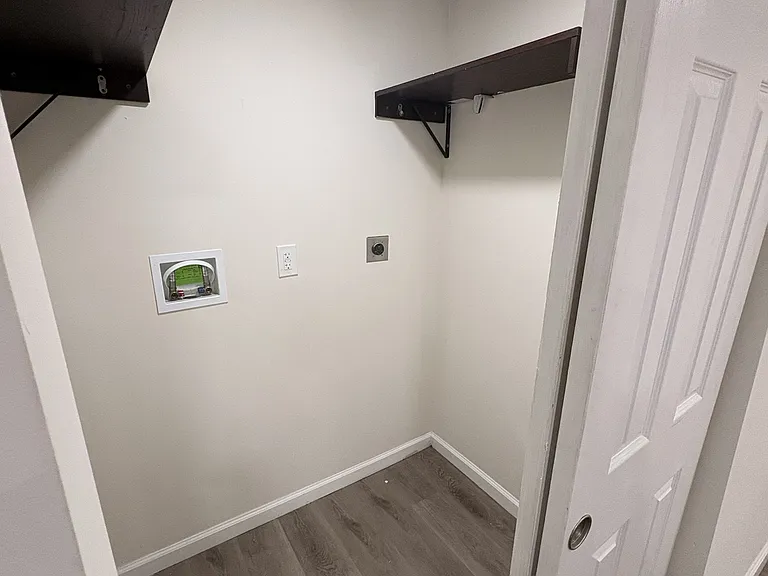 1694 Newbrook Dr — Photo 5