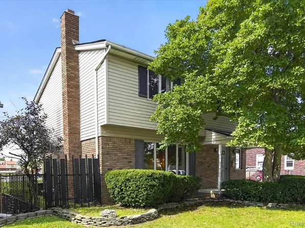 1250 23rd St, Wyandotte, MI 48192