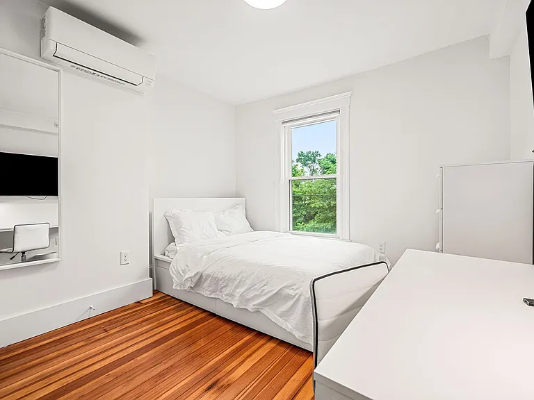 18 Benedict St #11 — Photo 1